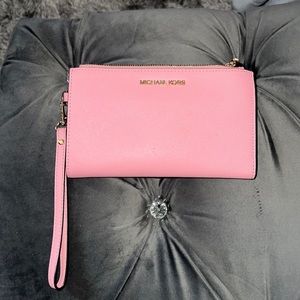 COPY - COPY - Michael Kors Jet Set Travel Double Zip Wristlet